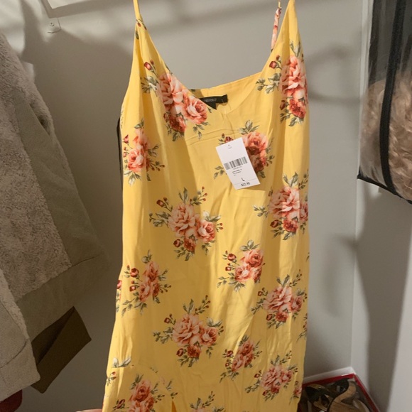 Flower dress - Picture 1 of 3